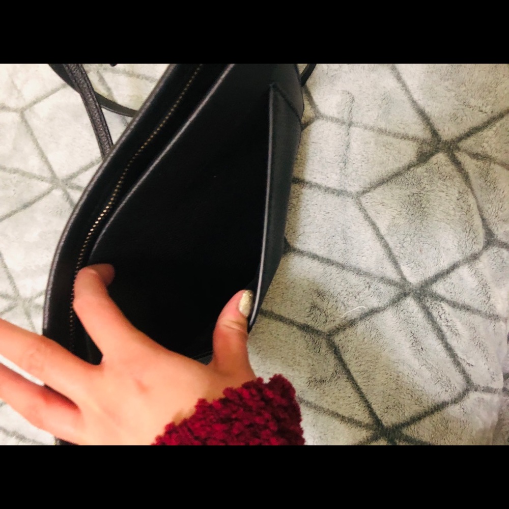 Kate Spade ♠️ Crossbody - Picture 3 of 8